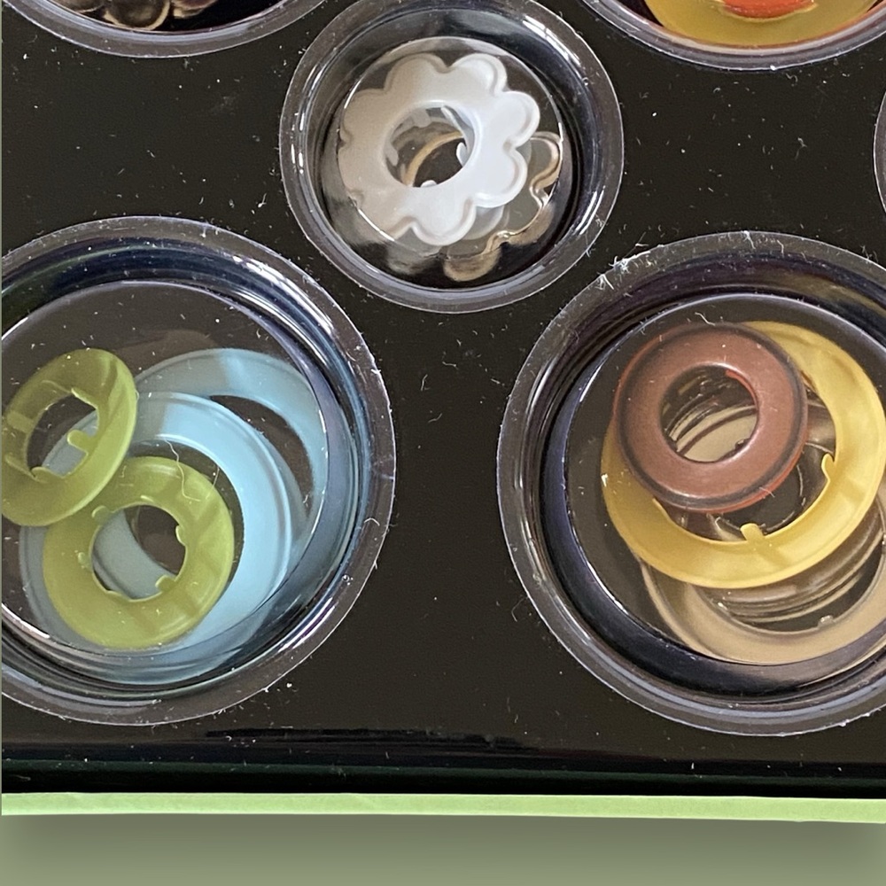 Making Memories Grommet Tools and Grommets Floral and Round Multicolor Scrapbook - Picture 7 of 7